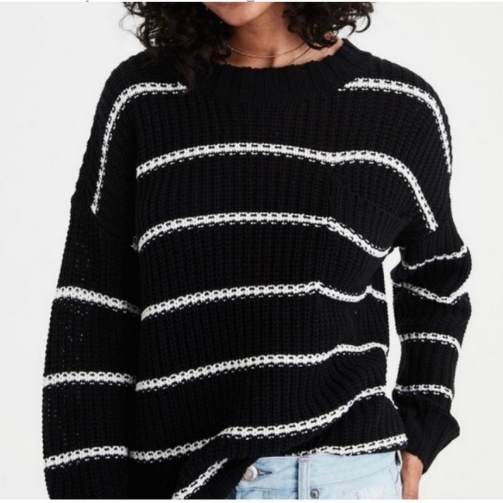 American Eagle Outfitters Black and White Striped Sweater